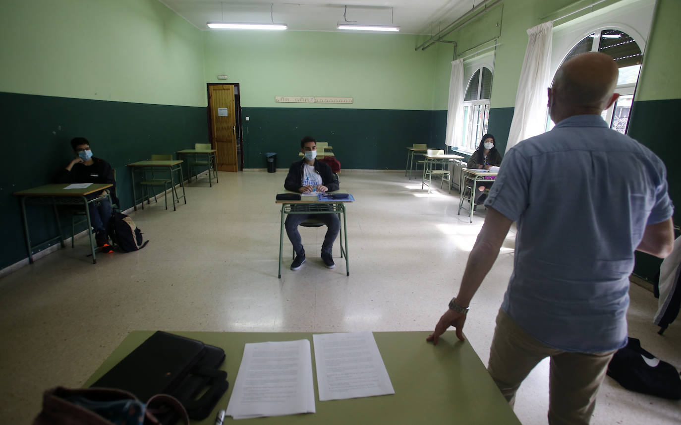 Los centros de secundaria de Oviedo hoy han abierto sus puertas