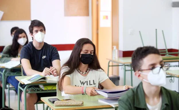 Galería. Los institutos ovetenses hoy han abierto sus puertas a los alumnos