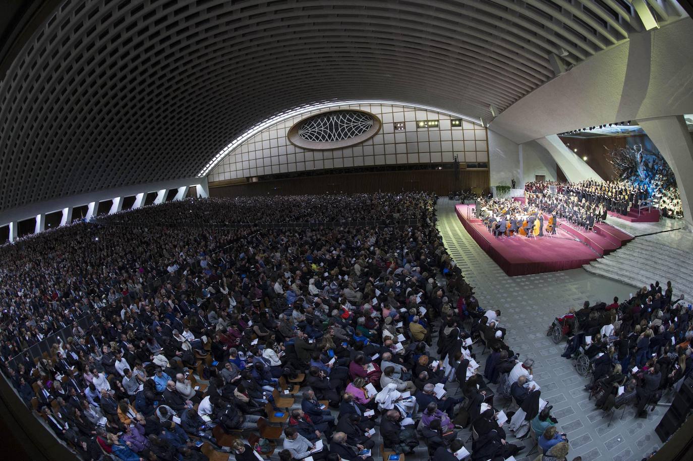 2016. Ennio Morricone dirige un concierto en la Ciudad del Vaticano. 