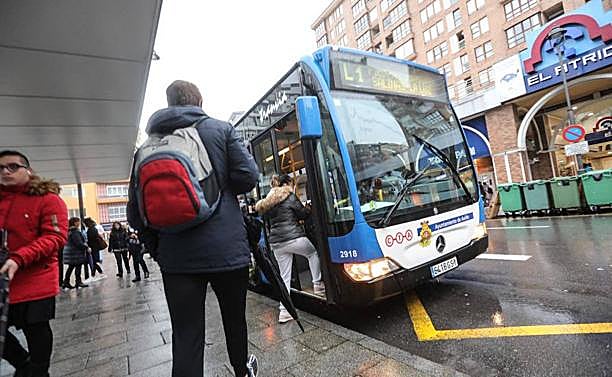 Los trenes y autobuses ya pueden circular con todos los asientos ocupados 