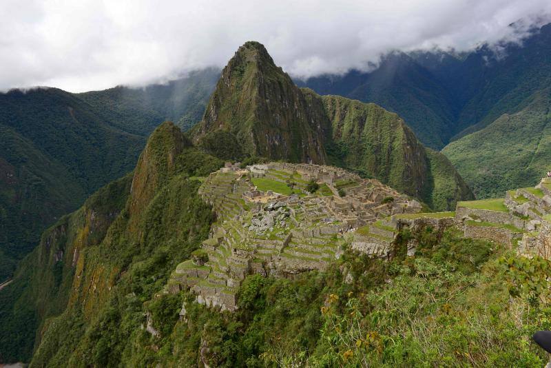 El reclamo turístico más popular de Perú volverá a recibir visitas partir de julio. Después de tres meses cerrado al público a causa de la crisis del coronavirus, las autoridades del país han anunciado un protocolo sanitario para reabrir las ruinas de Machu Picchu. 