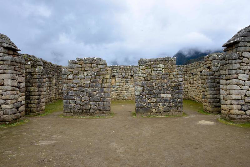 El reclamo turístico más popular de Perú volverá a recibir visitas partir de julio. Después de tres meses cerrado al público a causa de la crisis del coronavirus, las autoridades del país han anunciado un protocolo sanitario para reabrir las ruinas de Machu Picchu. 