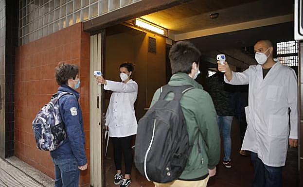 Las fuerzas de seguridad controlarán los accesos a las 14 sedes de la EBAU 