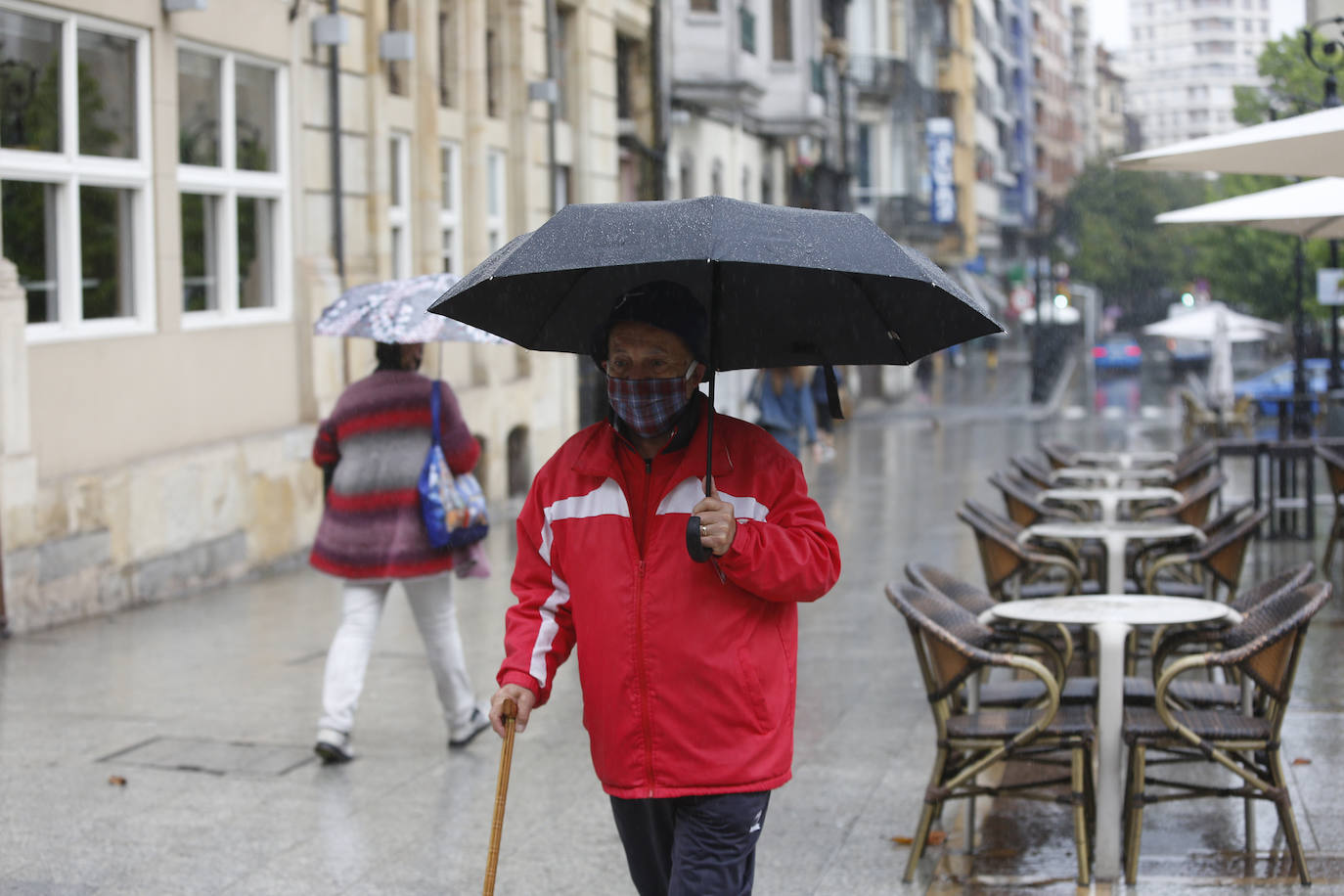 La borrasca ha hecho cambiar los termómetros y ha ocultado el sol de día precedentes. Y seguirá así hasta el fin de semana cuando se espera que se vuelvan a abrir claros.
