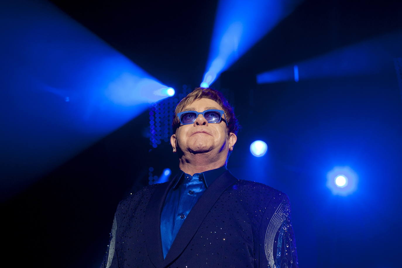 14. Elton John 81 millones de dólares | Los celebrities han ganado de 6.100 millones de dólares brutos, 200 millones menos que en 2019 a causa de la pandemia de coronavirus, según la revista Forbes. Estos son los famosos que más dinero han recibido este año. 