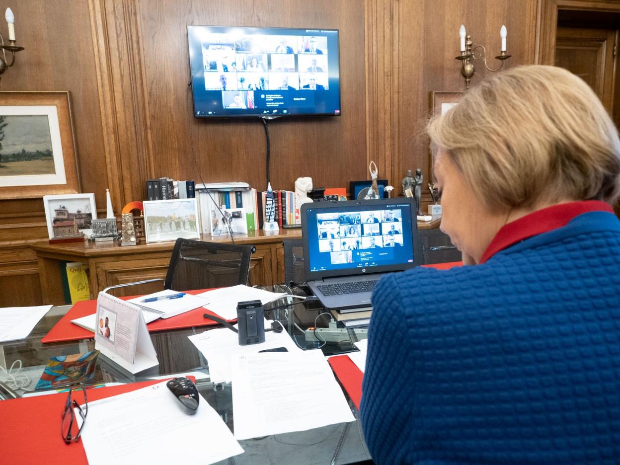 Monteserín compareció ayer por videoconferencia desde su despacho en el Ayuntamiento. 
