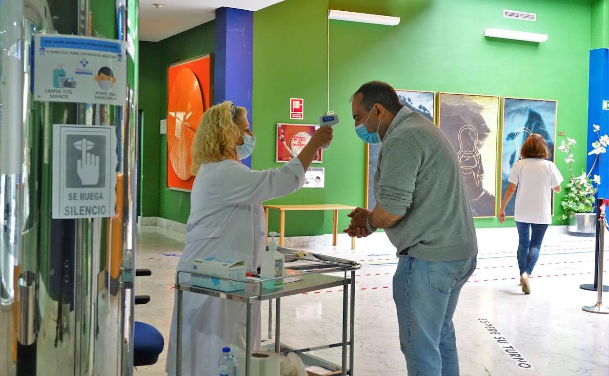 Salud ve «preocupante» el incremento de nuevos casos de coronavirus importados