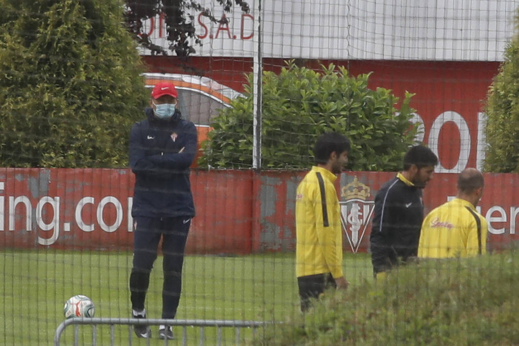 Los rojiblancos se han entrenado esta mañana en Mareo, en una sesión que comenzó en el gimnasio. Damián Pérez se manatiene como duda para el encuentro del jueves.