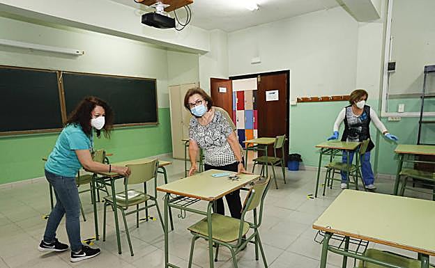 El Principado contratará más profesores para afrontar el nuevo curso escolar