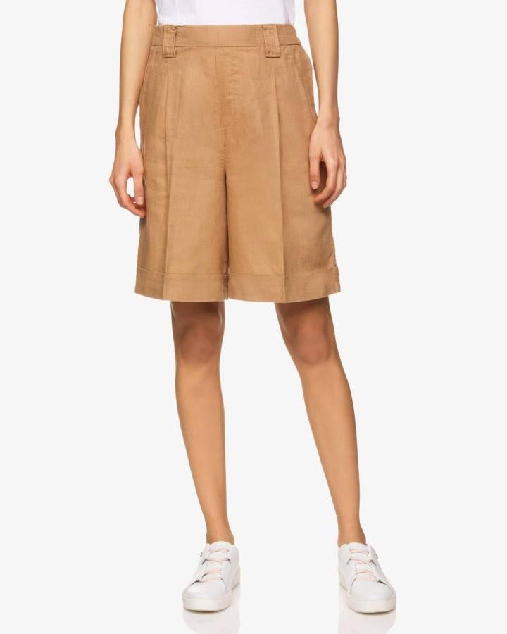 Bermudas de puro lino en color camel de Benetton, 39,95 euros.