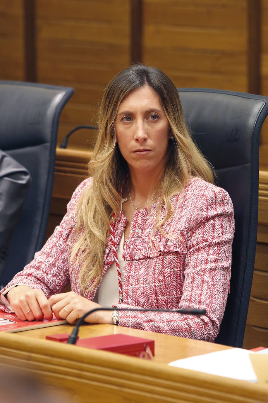 Ángela Pumariega, Partido Popular: «El Sporting es favorito. Haber ganado al Alcorcón nos tiene que motivar y en especial para el derbi»