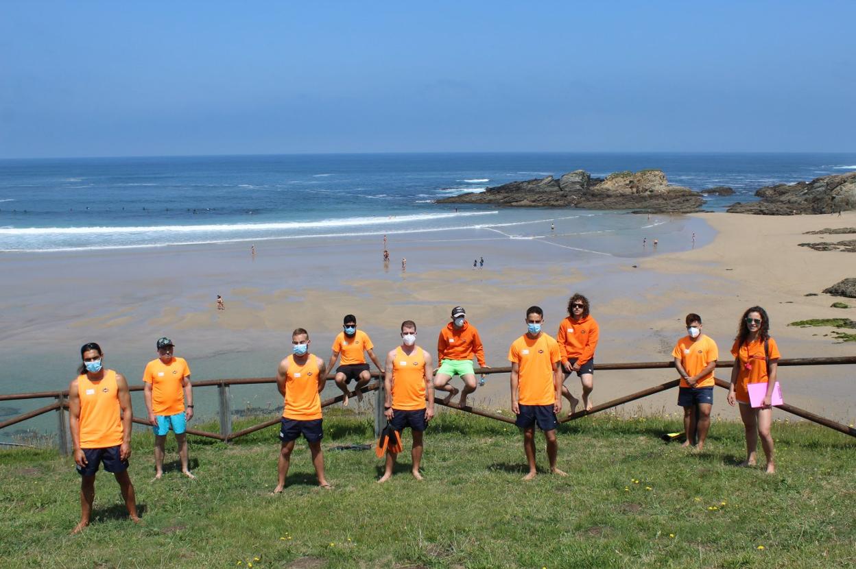 El equipo de salvamento de Tapia de Casariego vigilará los arenales de Los Campos, Serantes y el fin de semana, La Paloma. 