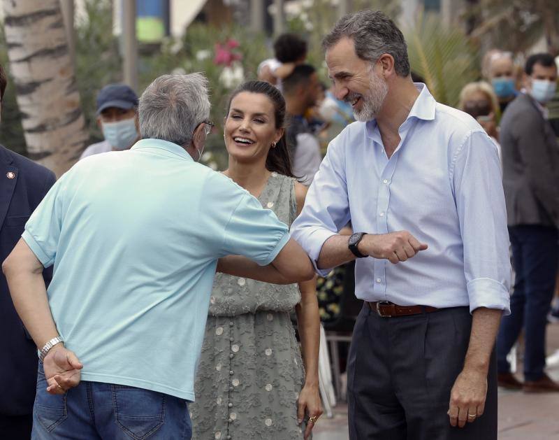 Don Felipe y doña Letizia inician su periplo en Canarias como primer destino de su gira por toda España tras el confinamiento.