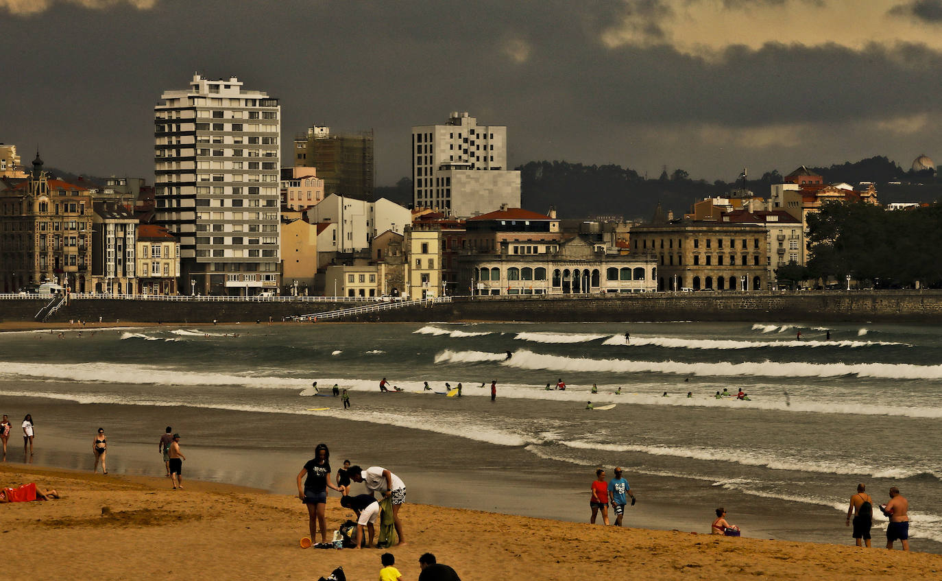 Imagen. El buen tiempo dio paso a las tormentas en Asturias