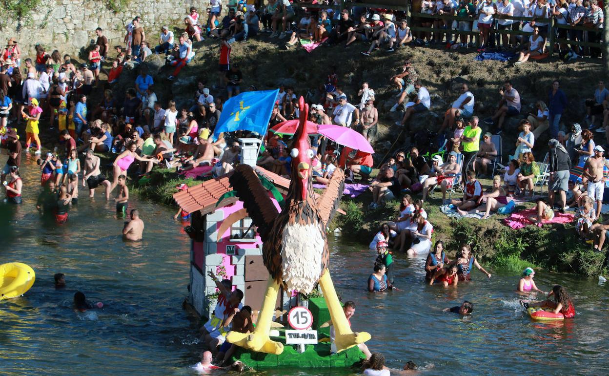 Imagen de la fiesta del Descenso en Laviana. j. m. pardo