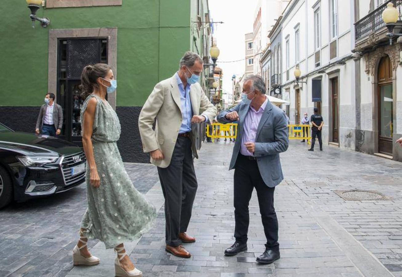 Fotos: Letizia estrena vestido de Zara en Canariass