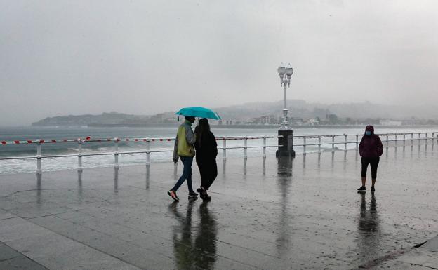 Las tormentas ponen fin a varias jornadas de sol y buen tiempo en Asturias