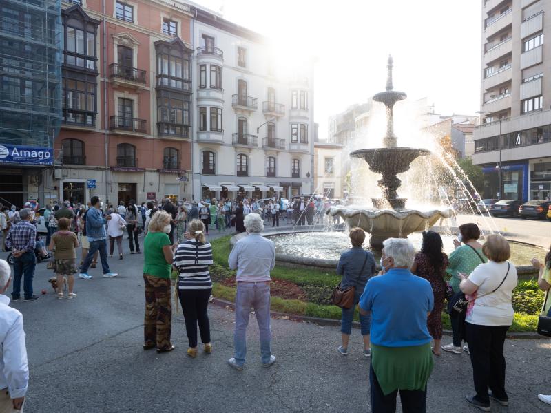 Fotos: Concentración por la fuente de El Muelle