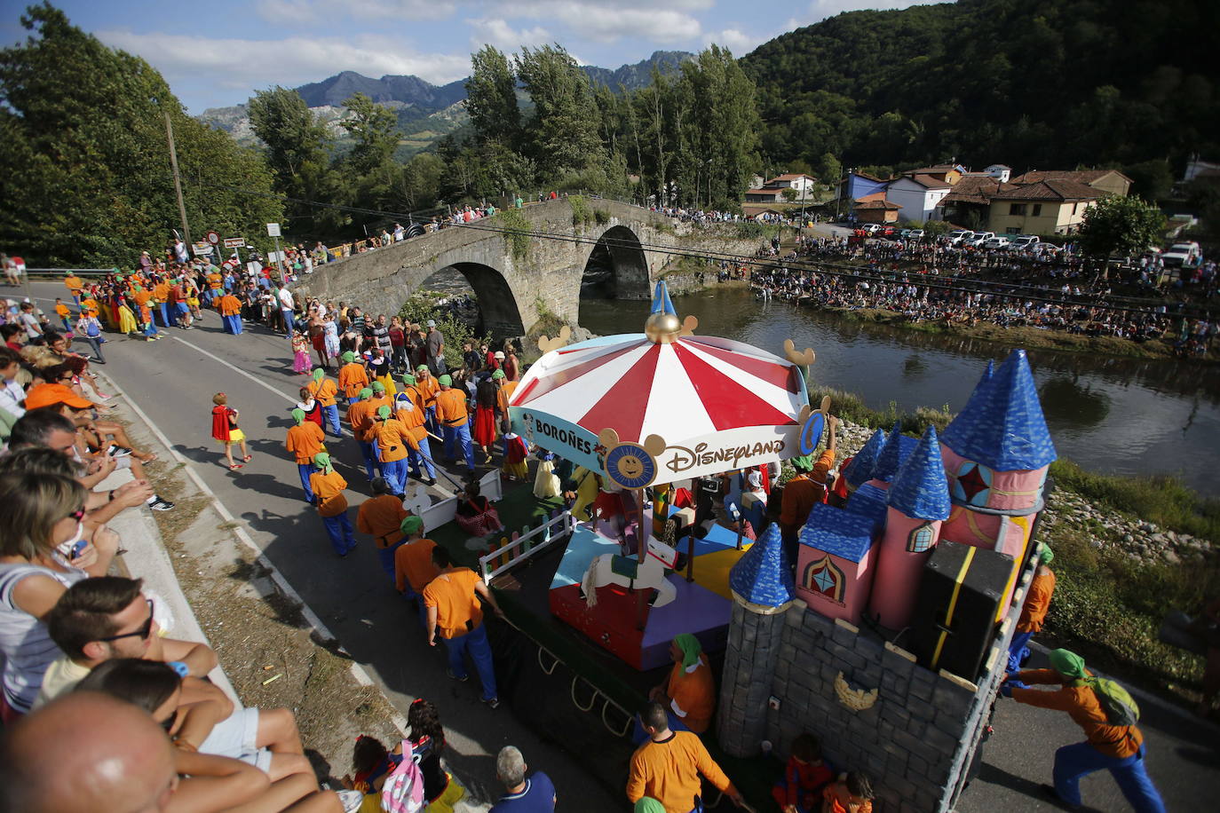 El Descenso Folklórico del Nalón, que este año cancelará todos sus actos, recibe el título de Fiesta de Interés Turístico Nacional. La organización, agradecida por la distinción, ya piensa en 2021. Este es un homenaje histórico a una de las fiestas más populares de Asturias.