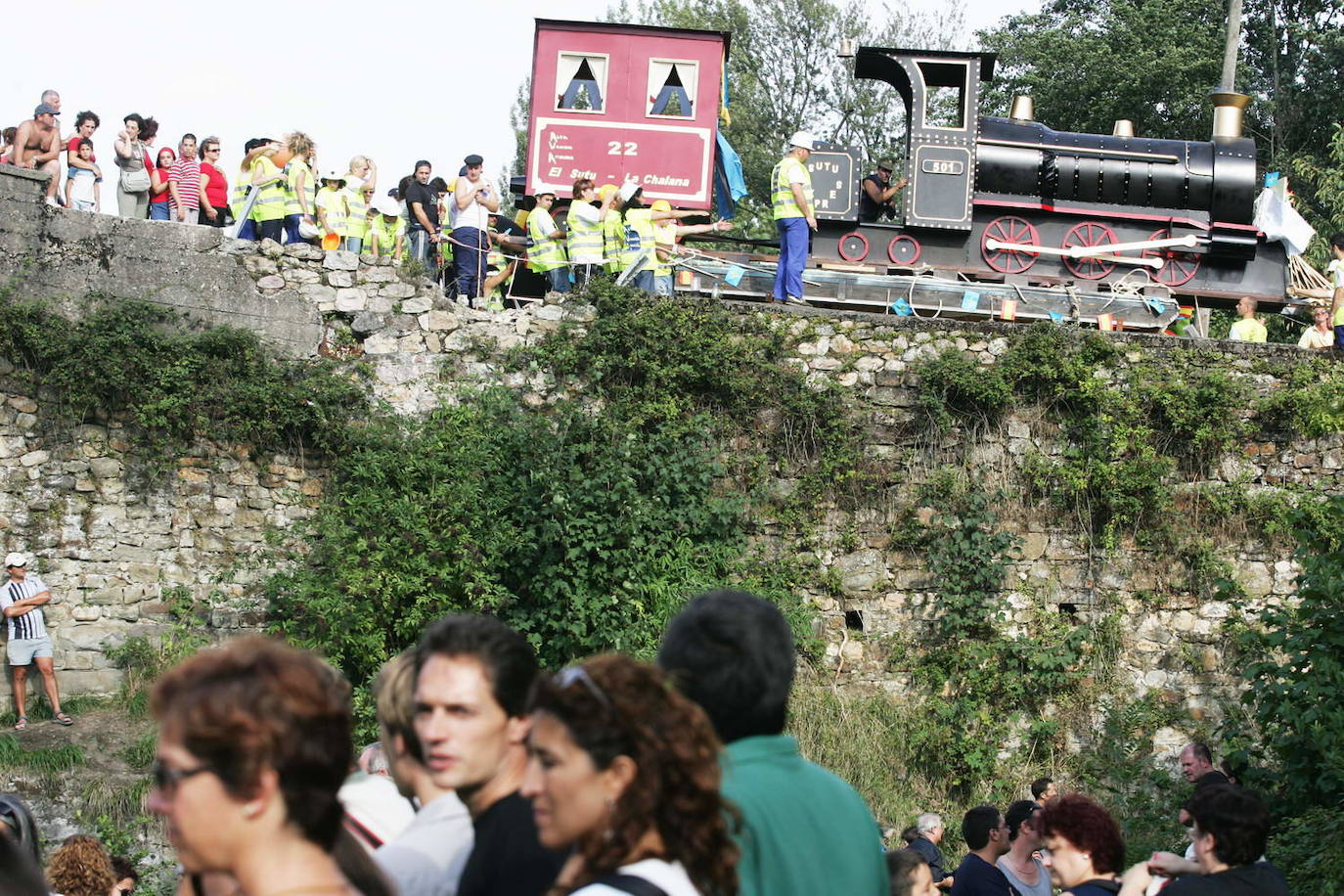 El Descenso Folklórico del Nalón, que este año cancelará todos sus actos, recibe el título de Fiesta de Interés Turístico Nacional. La organización, agradecida por la distinción, ya piensa en 2021. Este es un homenaje histórico a una de las fiestas más populares de Asturias.