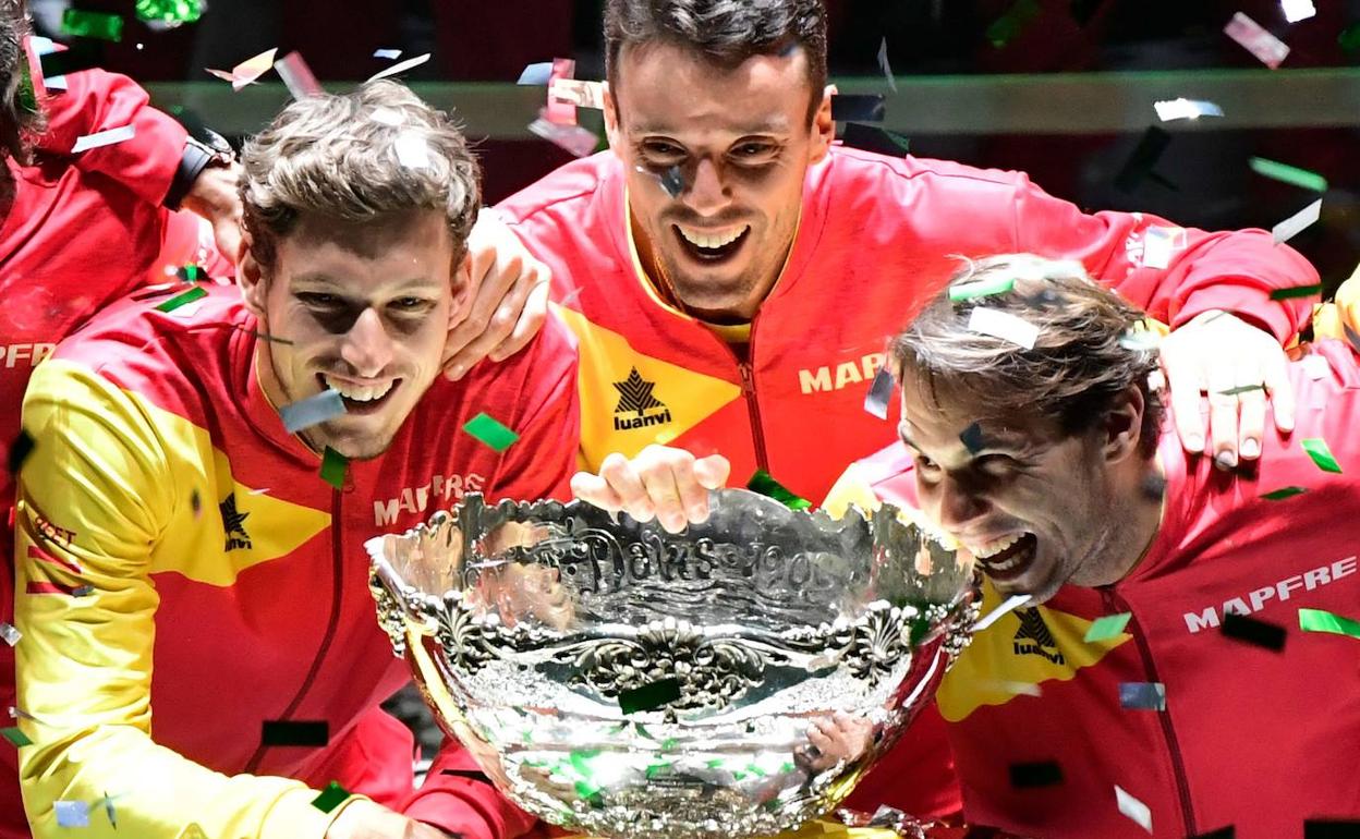 España celebra su último título de la Copa Davis. 