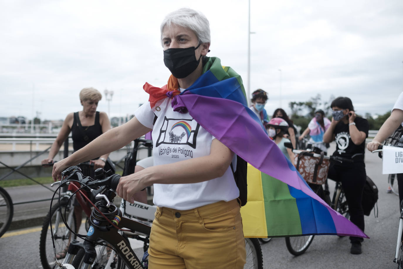 Xega organizó este sábado una movilización en bicicleta para celebrar el 'Día del orgullo 2020'. Además, tuvo lugar el recorrido urbano de la 'drag queen' Londra Show.