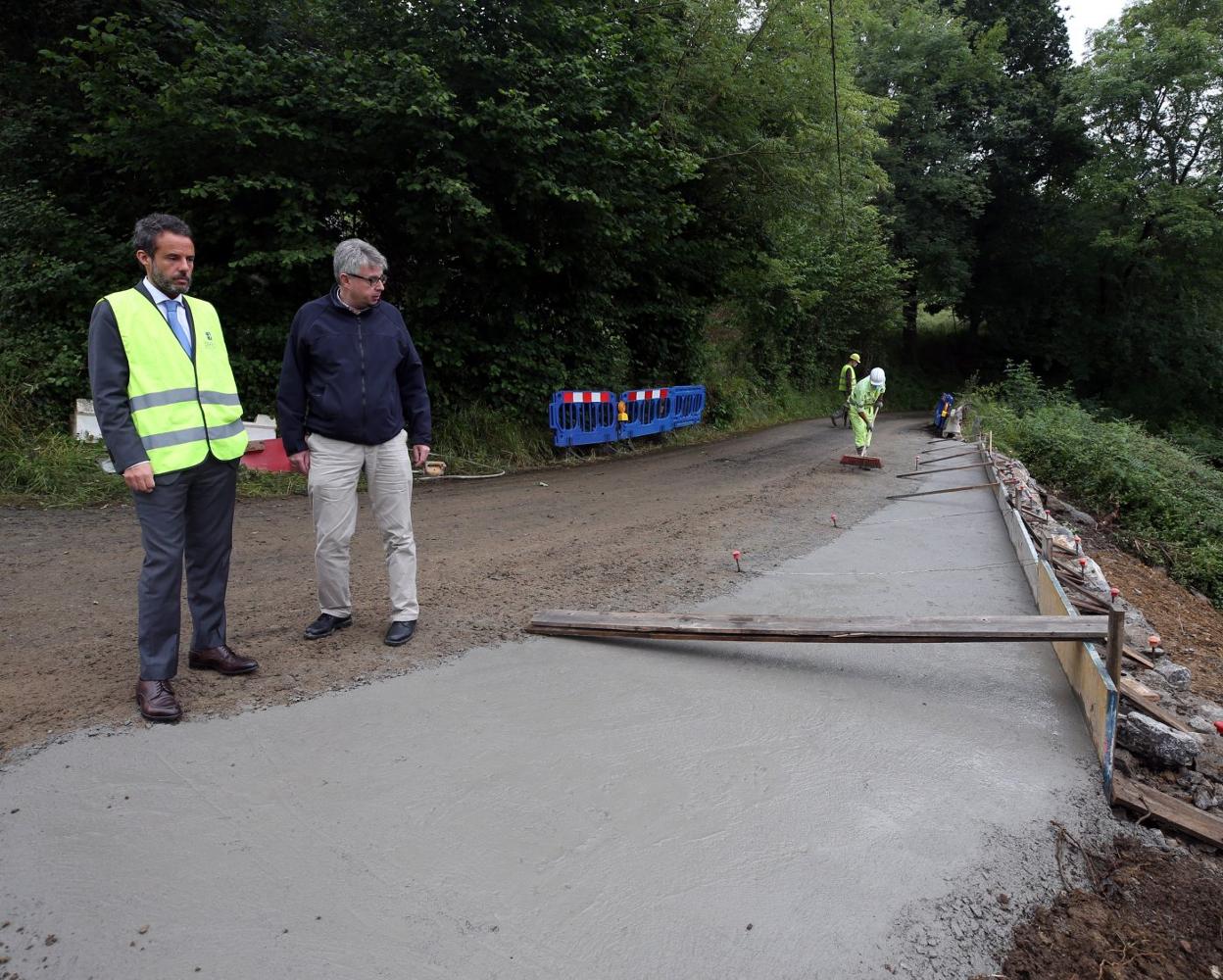 El concejal de Urbanismo, en la visita de ayer. 