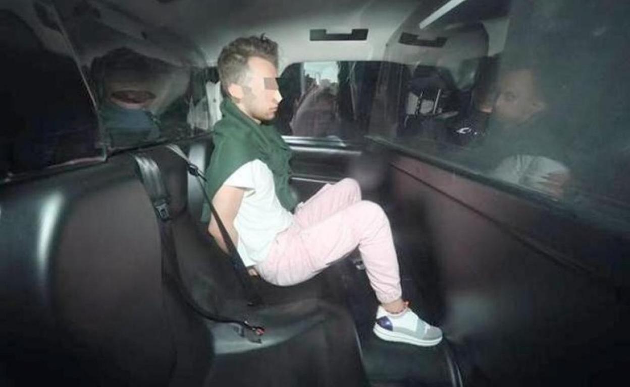 Allison Oliveira, tras ser detenido. 