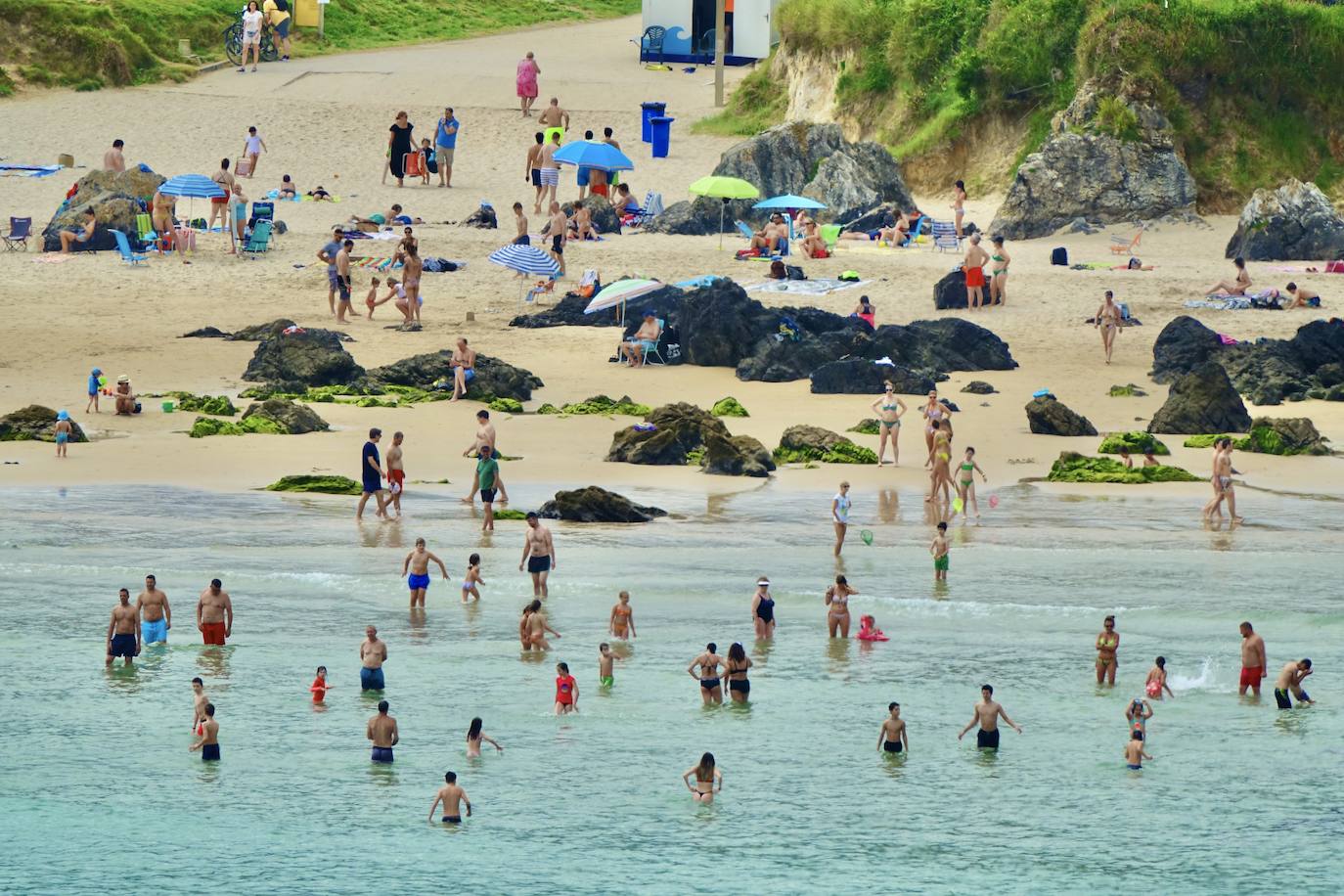 El Principado ya recibe a sus primeros turistas en el primer fin de semana de la nueva normalidad