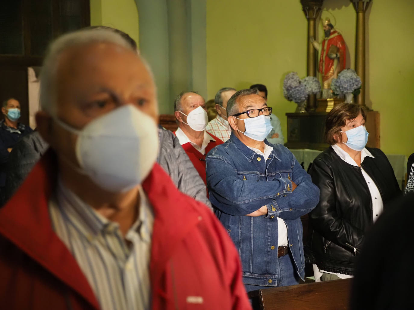 Las mascarillas marcaron la tradicional jornada que se, pese al coronavirus, se celebró en Cudillero con ciertas modificaciones sobre el programa habitual. 