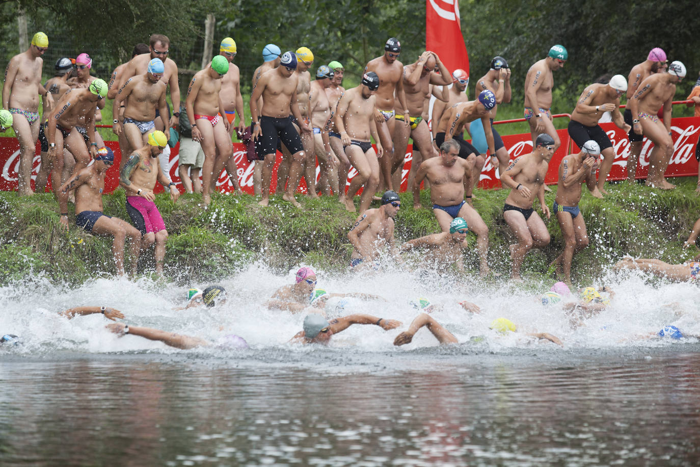 Salida de una de las últimas competiciones en la ría naviega. 