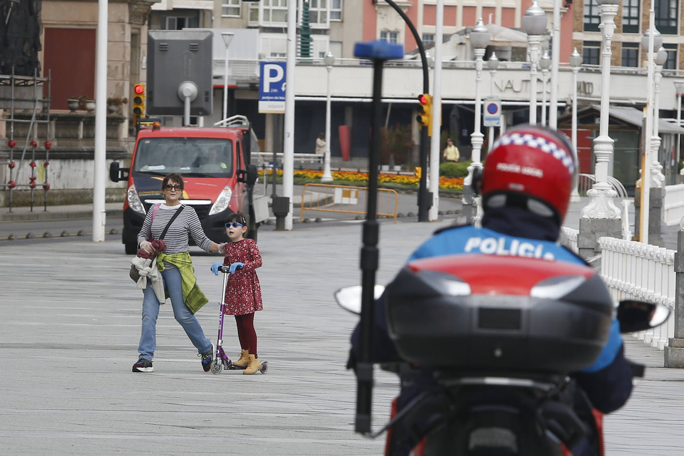 El estado de alarma se prolongó hasta el 21 de junio y durante más de 90 días los asturianos sufrieron restricciones a la movilidad, la educación presencial se paralizó y la actividad en los hospitales era una dura lucha contra la pandemia