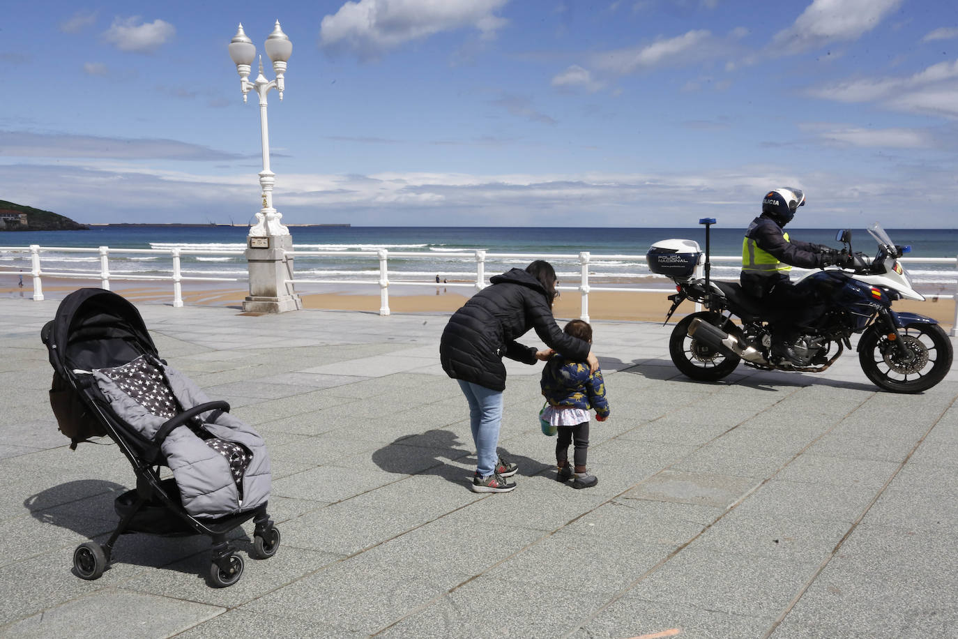 El 21 de junio se terminó el estado de alarma y se entró en una 'nueva normalidad'. Antes, los asturianos vivieron una desescalada por fases en las que la libertad de movimientos iba poco a poco adaptándose a la evolución de la pandemia