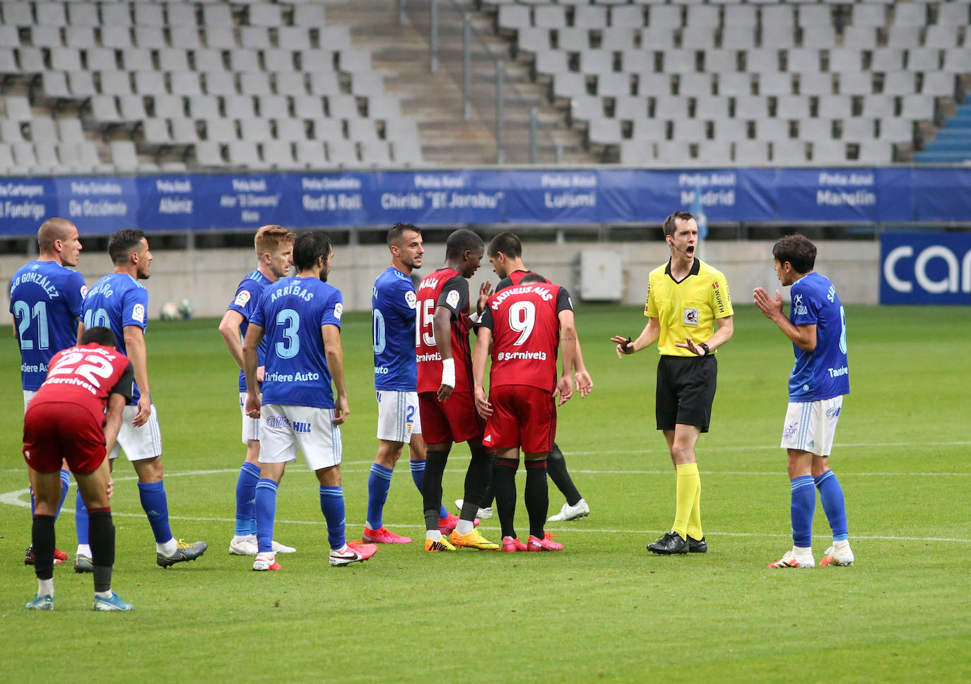El Real Oviedo y el Mirandés se han disputado los tres puntos en el estadio Carlos Tartiere. 