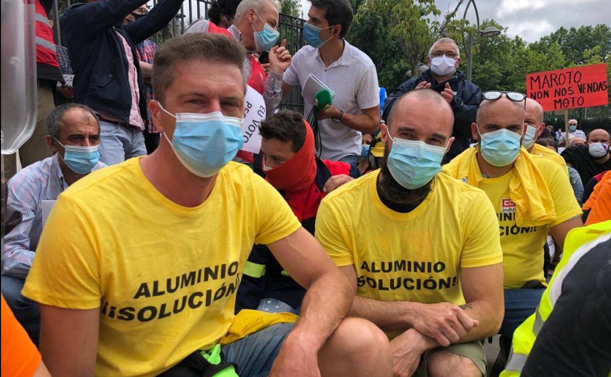 Los representantes asturianos participantes en la protesta.