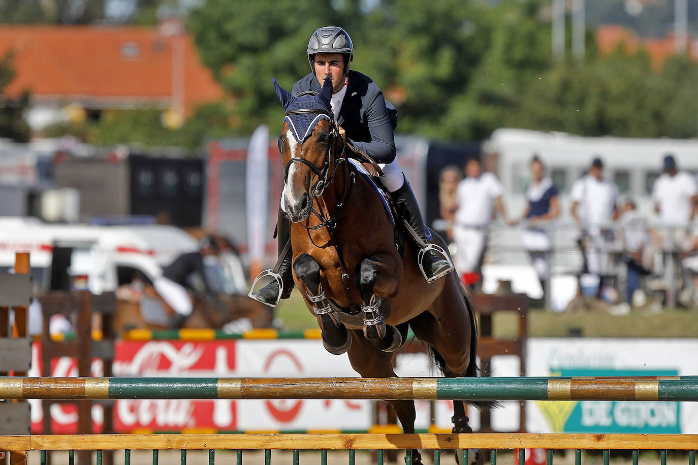 La competición comenzó a partir de las 15.30 horas con la prueba de 1,30 metros con baremo A con cronometro y desempate, mientras que las emociones más fuertes llegaron con la prueba de 1,35 metros con baremo de dos fases. 