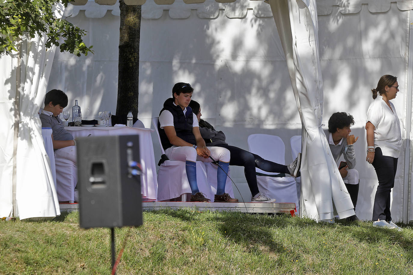 La competición comenzó a partir de las 15.30 horas con la prueba de 1,30 metros con baremo A con cronometro y desempate, mientras que las emociones más fuertes llegaron con la prueba de 1,35 metros con baremo de dos fases. 