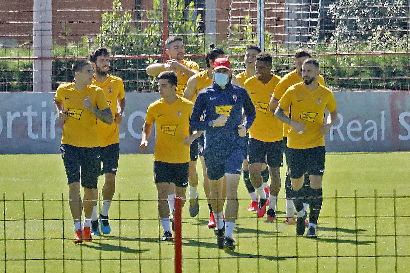 El Sporting prepara el partido ante el Girona