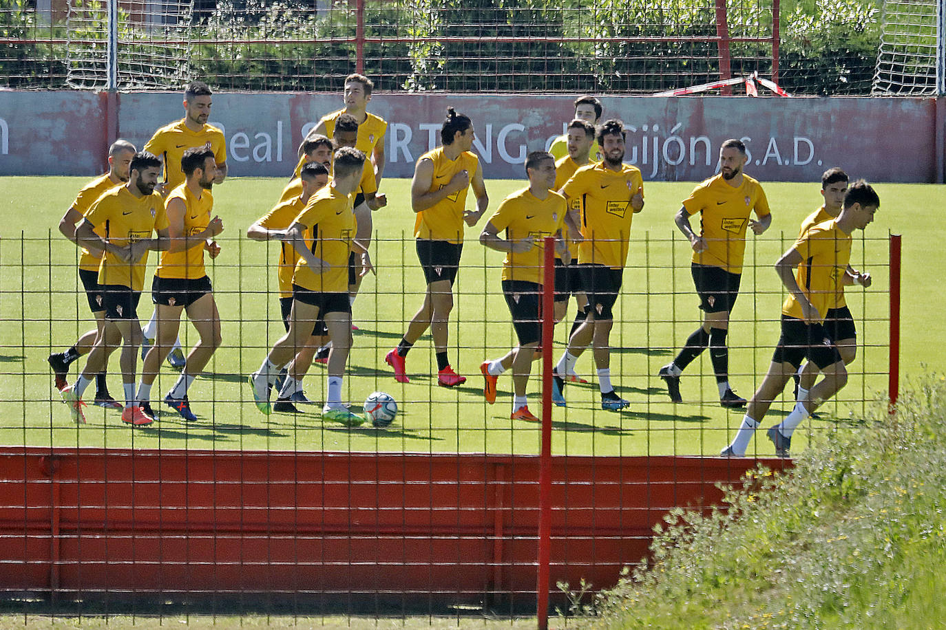 El Sporting prepara el partido ante el Girona