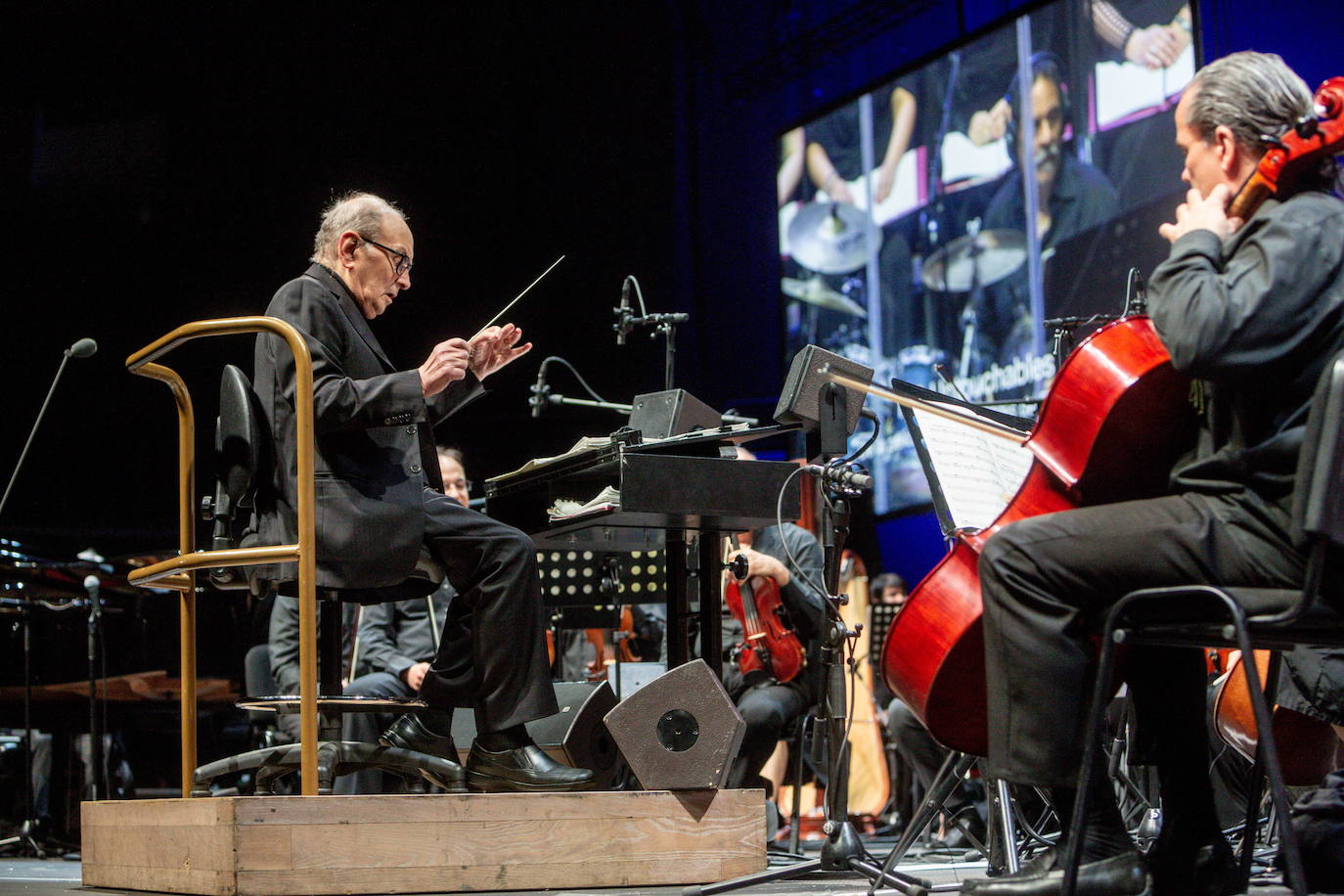 El compositor italiano Ennio Morricone, autor de más de 400 bandas sonoras para cine y televisión, ha fallecido a los 91 años. El músico fue distinguido este año con el Premio Princesa de Asturias de las Artes, galardón que comparte con el también célebre compositor John Williams.