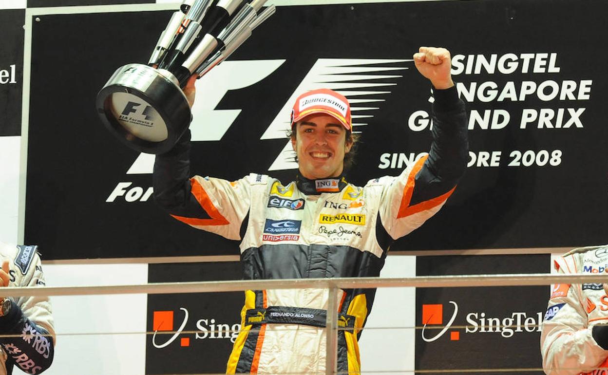 Alonso regresa a la Fórmula 1 | El deporte español desborda alegría: «Un grande está de vuelta»