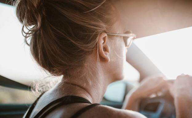 El truco japonés para bajar la temperatura del coche en segundos y sin encender el aire