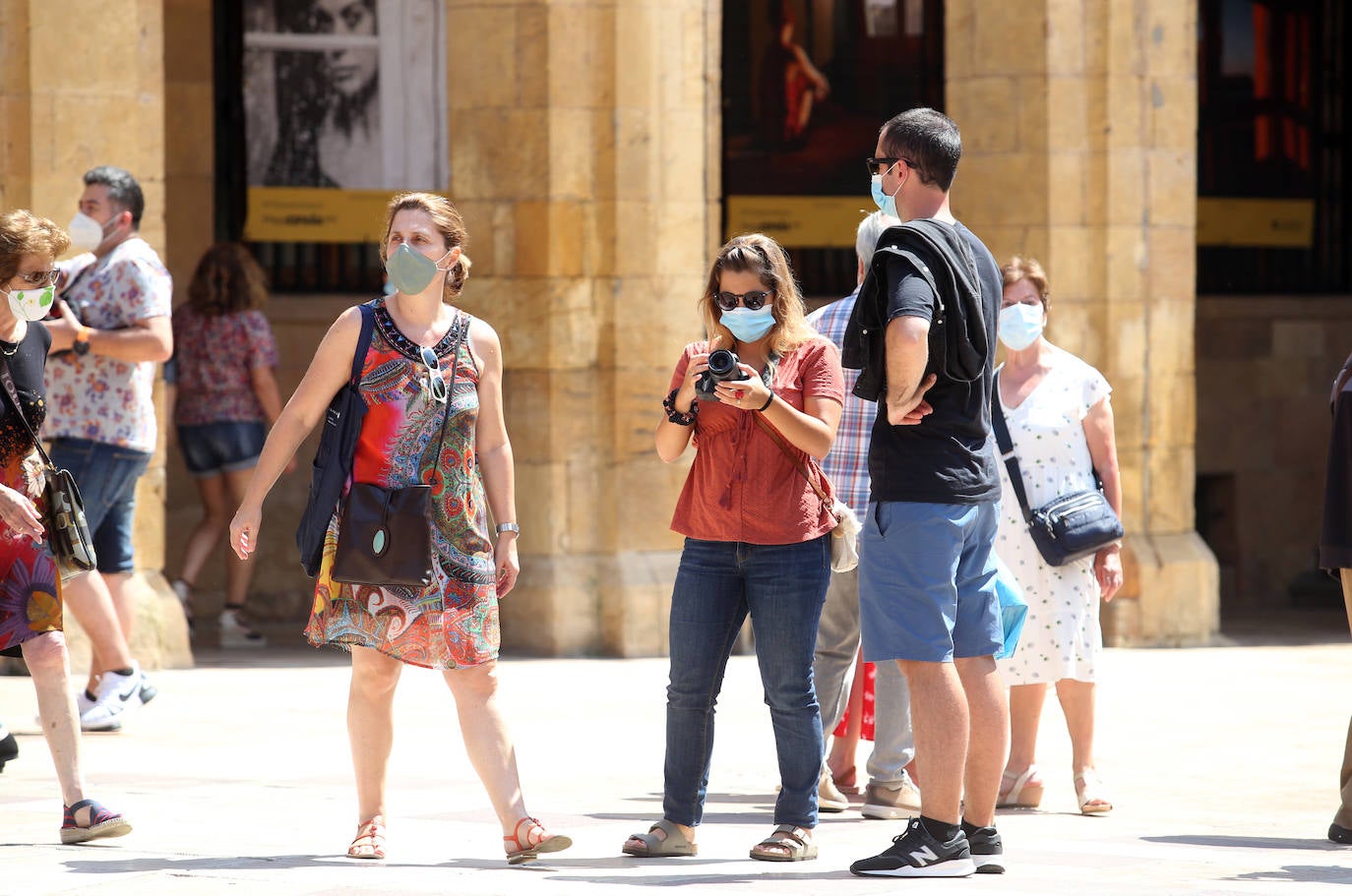 El calor que se ha instalado en la región ha llenado arenales y lugares turísticos de la región. Este clima favorable acompañará a los asturianos durante la próxima semana.