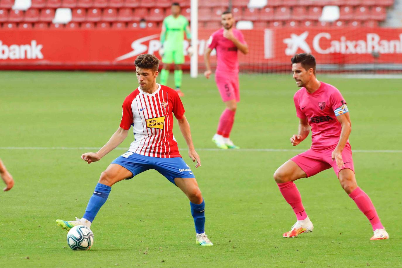 Apura sus opciones de 'play off' con una gran victoria ante el Málaga