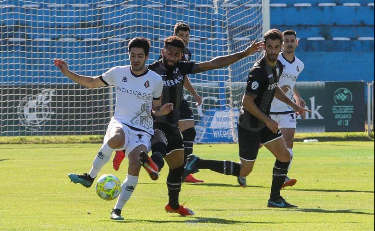 Partido de play off disputado entre el Lealtad de Villaviciosa y el Caudal de Mieres. 