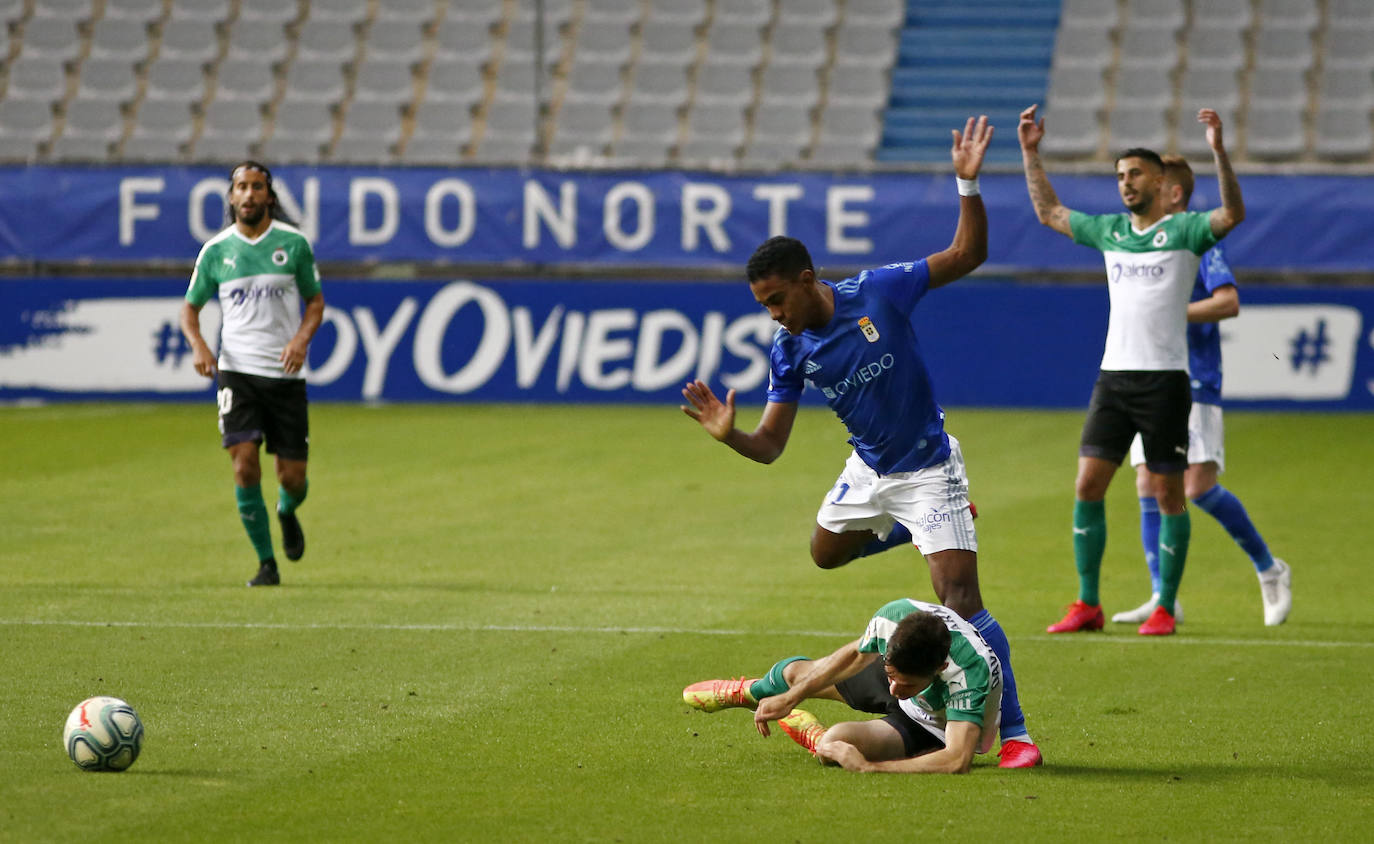 El Real Oviedo se ha garantizado la permanencia en Segunda División parla próxima temporada a falta de una jornada para finalizar la liga. Los azules han vencido al Racing de Santander en el Carlos Tartiere gracias al gol de Obeng. 