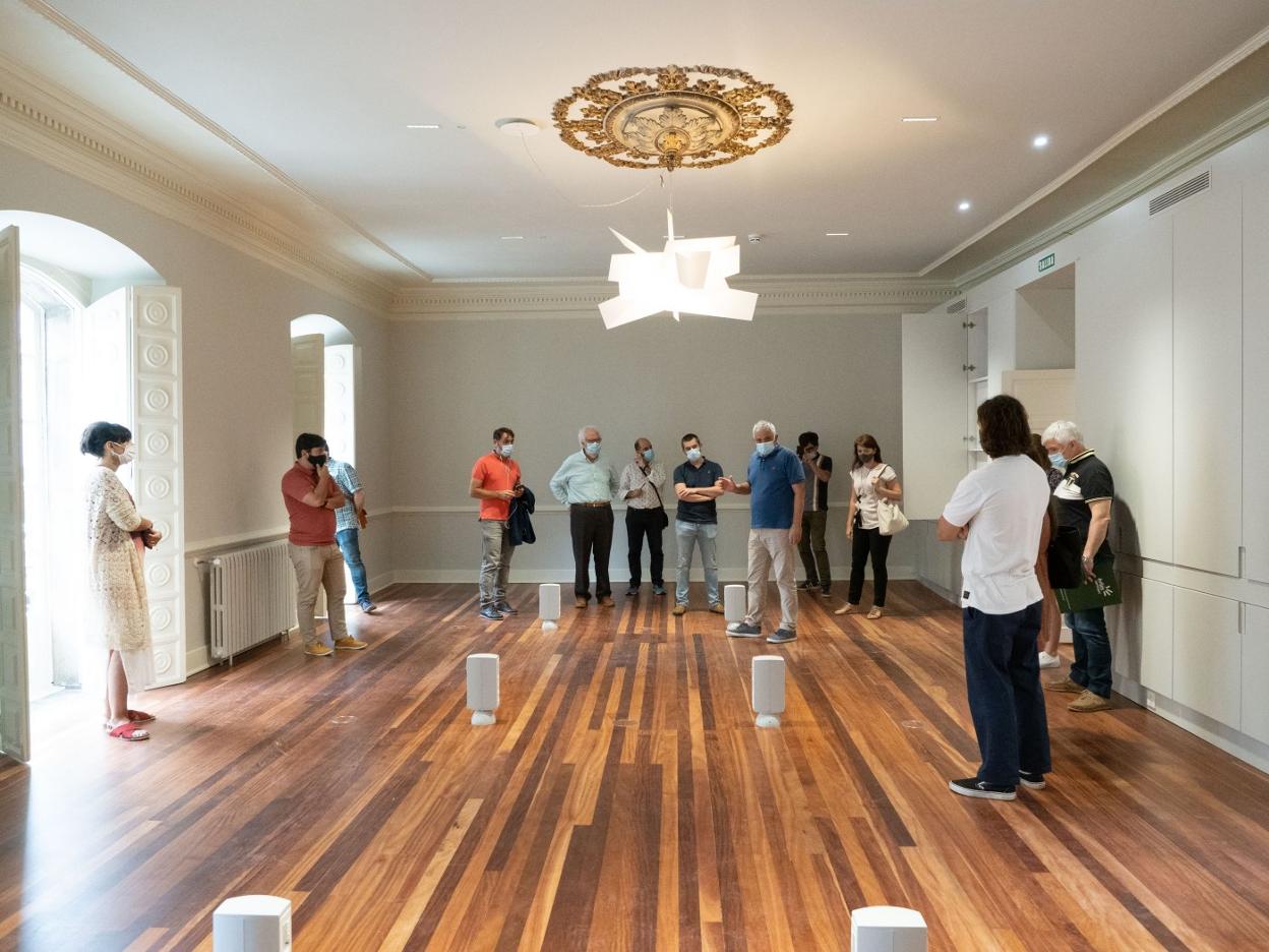 La sala de 'coworking' tendrá 24 puestos de trabajo en tres mesas y sin cables por el suelo. 