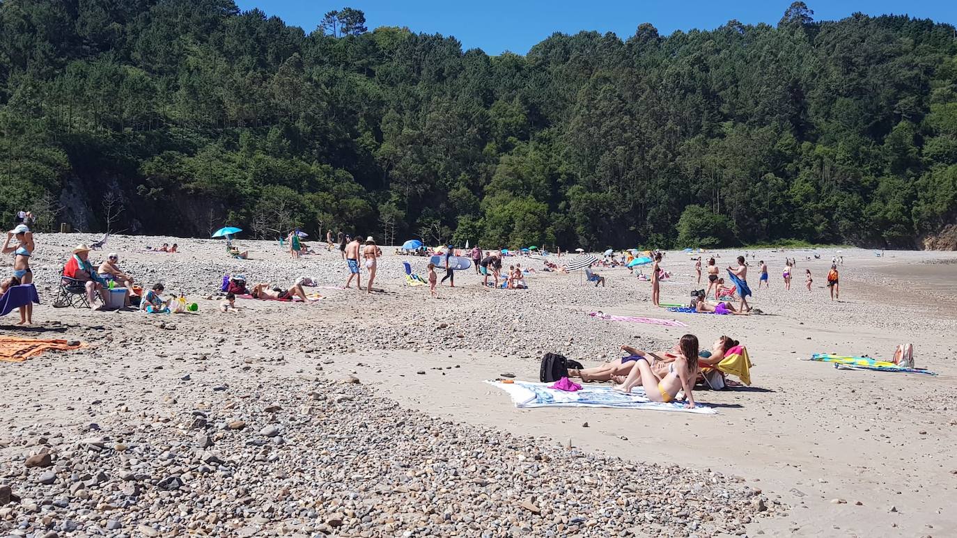 La región registra temperaturas que rozan los 30 grados en el interior mientras que en la costa se sobrepasan los 25 en muchos puntos. 