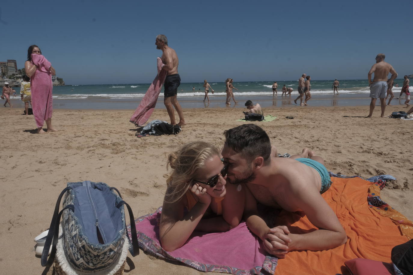 La región registra temperaturas que rozan los 30 grados en el interior mientras que en la costa se sobrepasan los 25 en muchos puntos. 