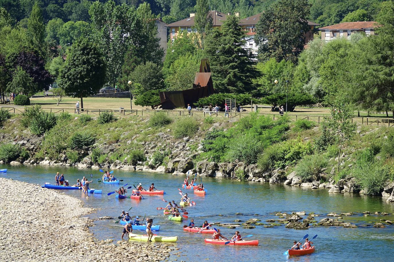 La región registra temperaturas que rozan los 30 grados en el interior mientras que en la costa se sobrepasan los 25 en muchos puntos. 